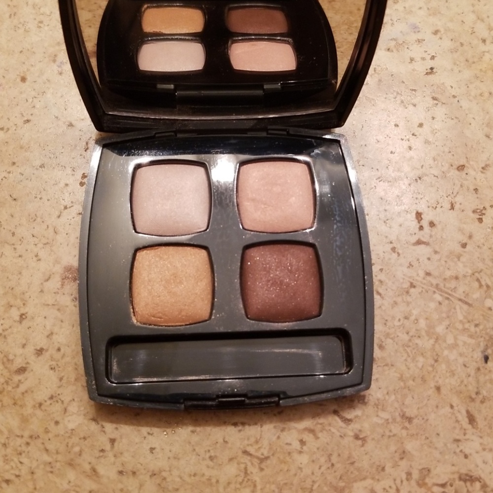 CHANEL
Beauty LES 4 OMBRES Multi-Effect Quadra Eye